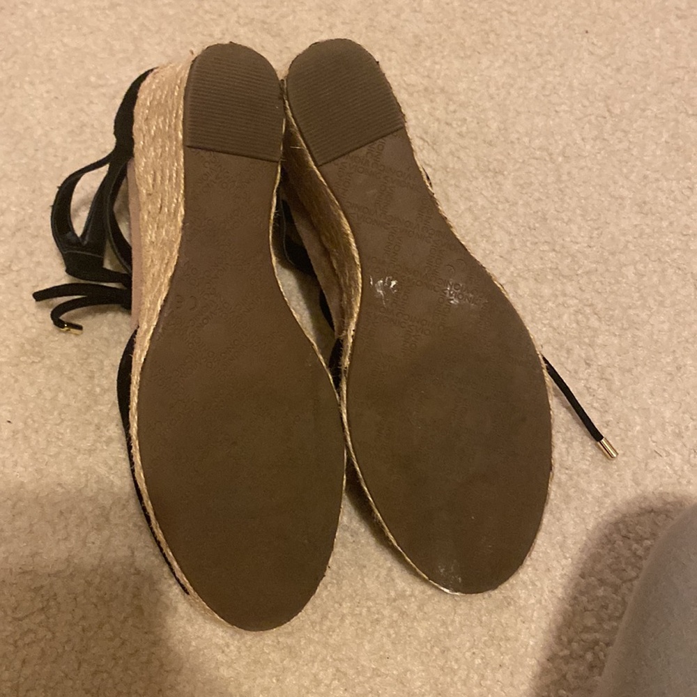 Vionic Size 9 - image 5